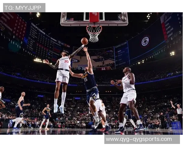 格莱姆斯外线火力全开13投7中三分精准6中4独揽22分助攻抢断齐飞