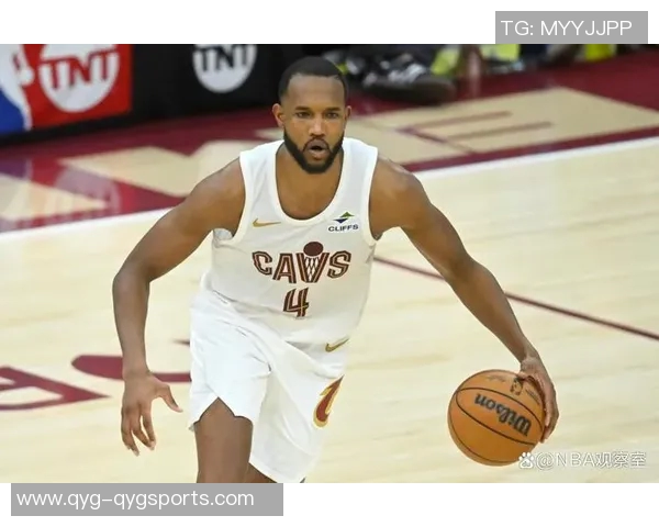 米切尔本赛季三分球火力全开成为联盟首位投进100记三分的球员